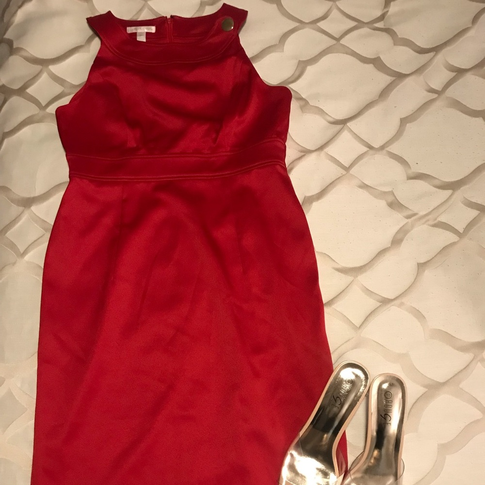 London Times Red w/ Gold Pendant Size:10 Dress